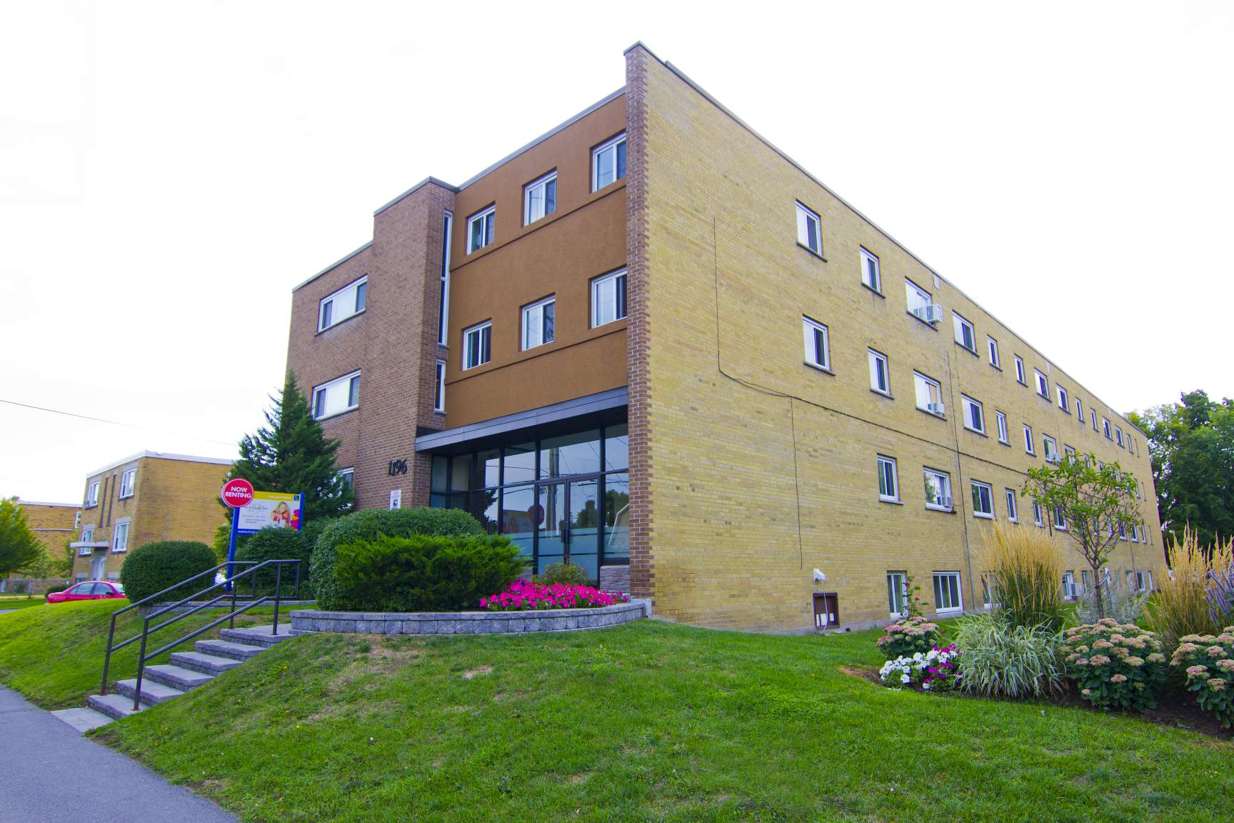 Experimental Farm Apartments 1196 Shillington CLV Group