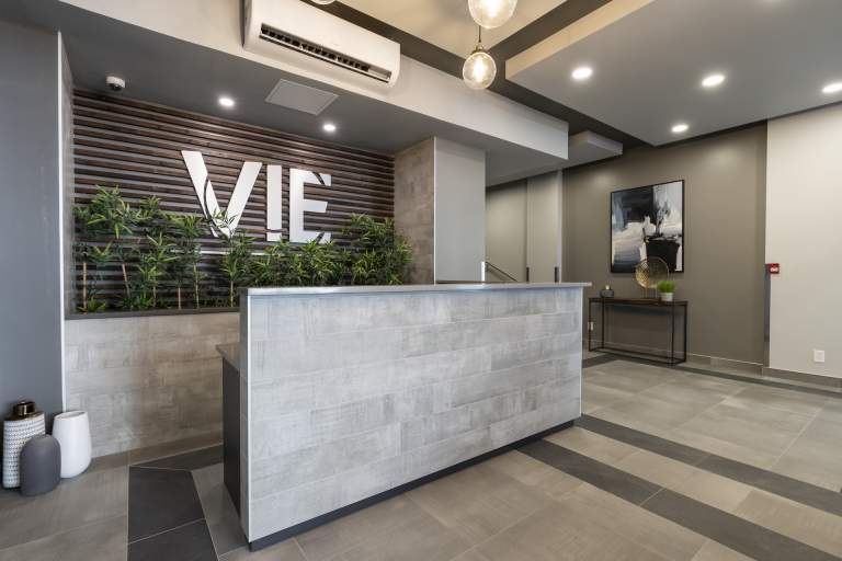Renovated lobby at 2121 Saint-Mathieu