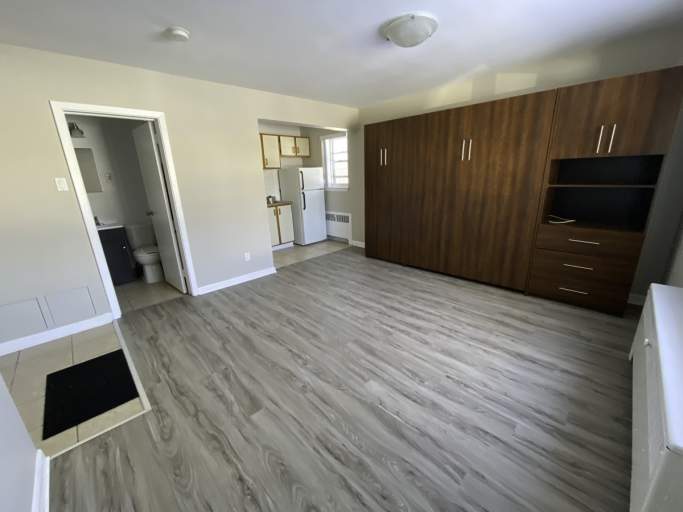 Experimental Farm Apartments 1030 & 1040 Hollington CLV Group