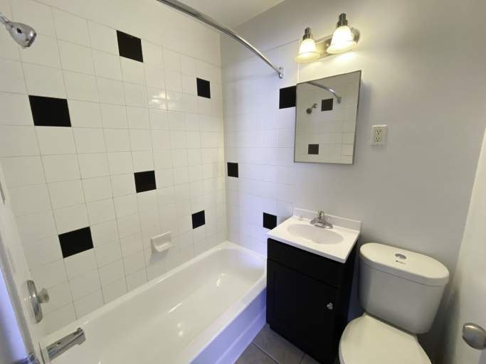 Experimental Farm Apartments 1030 & 1040 Hollington CLV Group