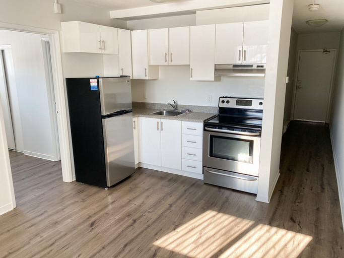 81-99 North Murray